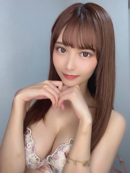 「今日もお疲れさま 」グラビアアイドル花咲れあがランジェリー姿の癒しショット披露 ホビーちゃんねる